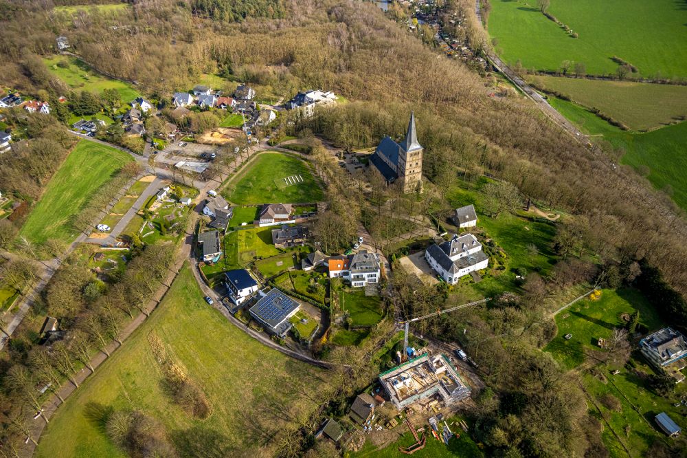 Elten von oben - Dorf - Ansicht am Rande von Waldgebieten in Elten im Bundesland Nordrhein-Westfalen, Deutschland