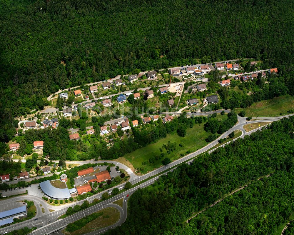 Emmingen von oben - Dorf - Ansicht am Rande von Waldgebieten in Emmingen im Bundesland Baden-Württemberg, Deutschland