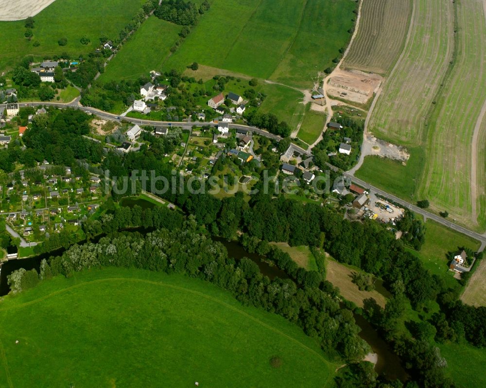 Luftbild Falkenau - Dorf - Ansicht am Rande Waldgebieten in Falkenau im Bundesland Sachsen, Deutschland