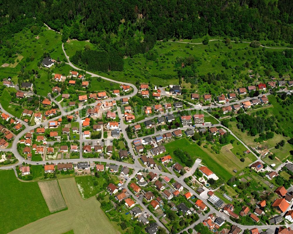 Luftbild Fornsbach - Dorf - Ansicht am Rande Waldgebieten in Fornsbach im Bundesland Baden-Württemberg, Deutschland