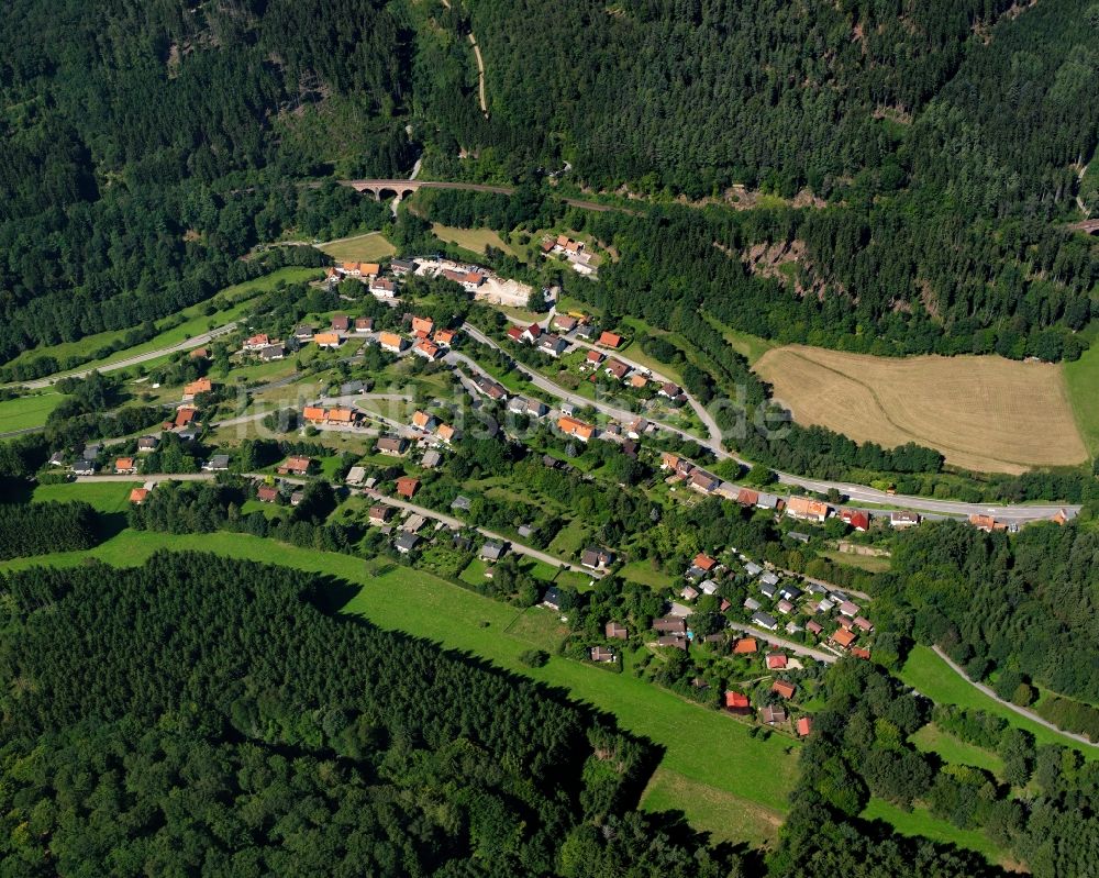 Friedrichsdorf von oben - Dorf - Ansicht am Rande Waldgebieten in Friedrichsdorf im Bundesland Baden-Württemberg, Deutschland