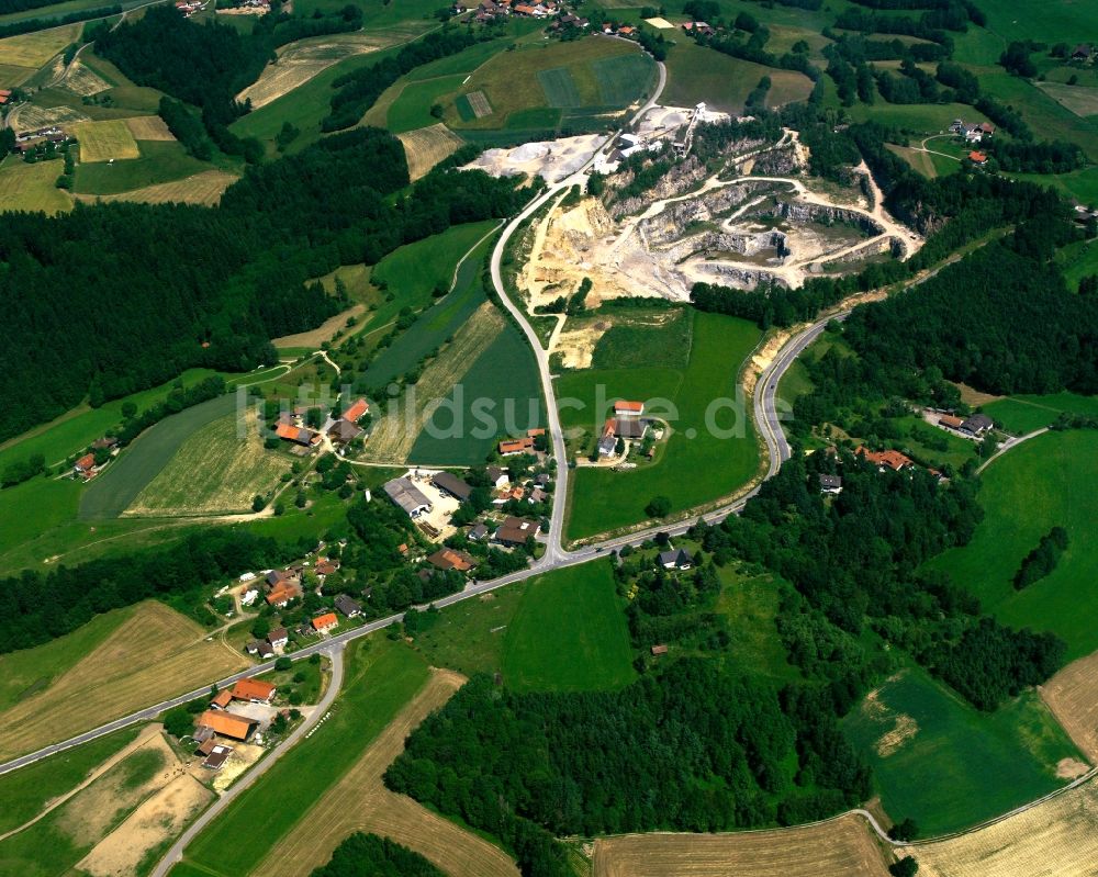 Luftbild Gaißing - Dorf - Ansicht am Rande Waldgebieten in Gaißing im Bundesland Bayern, Deutschland