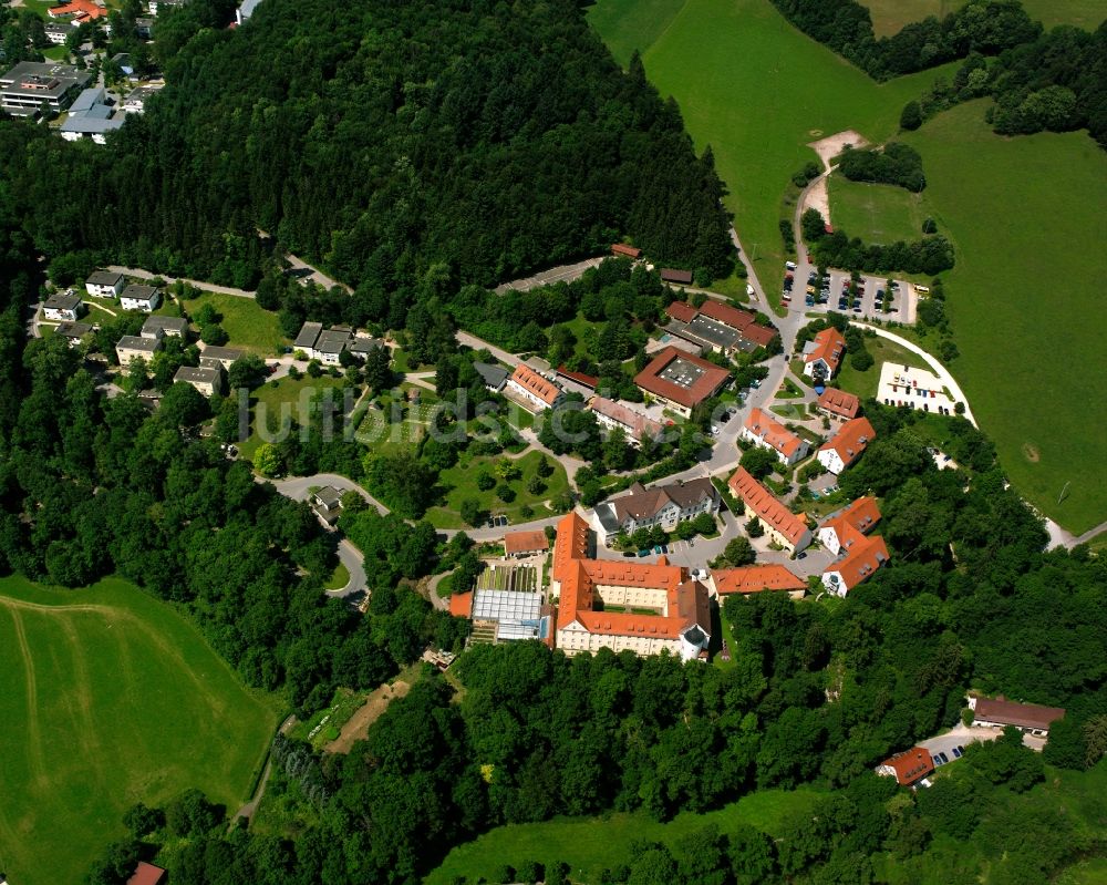 Gammertingen aus der Vogelperspektive: Dorf - Ansicht am Rande Waldgebieten in Gammertingen im Bundesland Baden-Württemberg, Deutschland