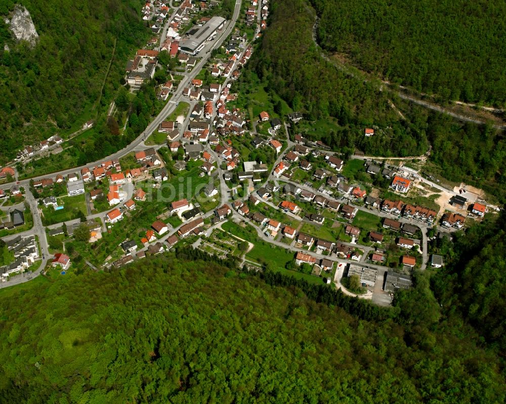 Geislingen an der Steige aus der Vogelperspektive: Dorf - Ansicht am Rande Waldgebieten in Geislingen an der Steige im Bundesland Baden-Württemberg, Deutschland