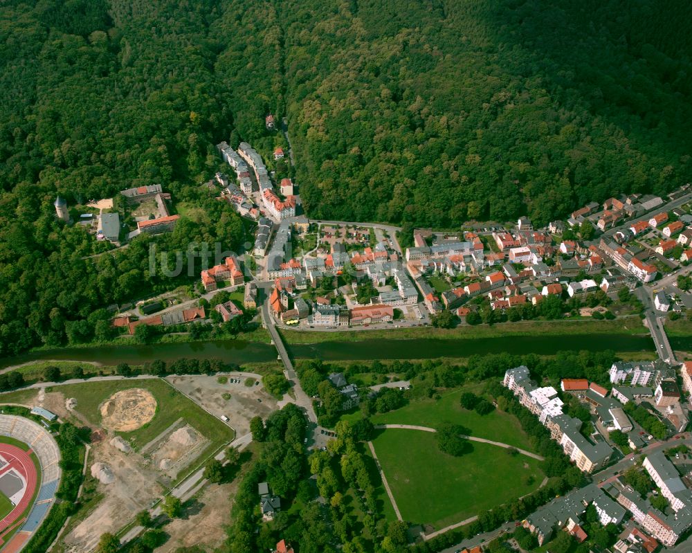 Gera von oben - Dorf - Ansicht am Rande von Waldgebieten in Gera im Bundesland Thüringen, Deutschland