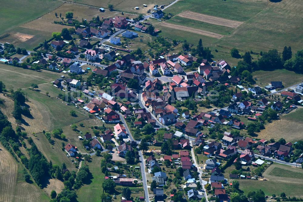 Gethles von oben - Dorf - Ansicht am Rande von Waldgebieten in Gethles im Bundesland Thüringen, Deutschland