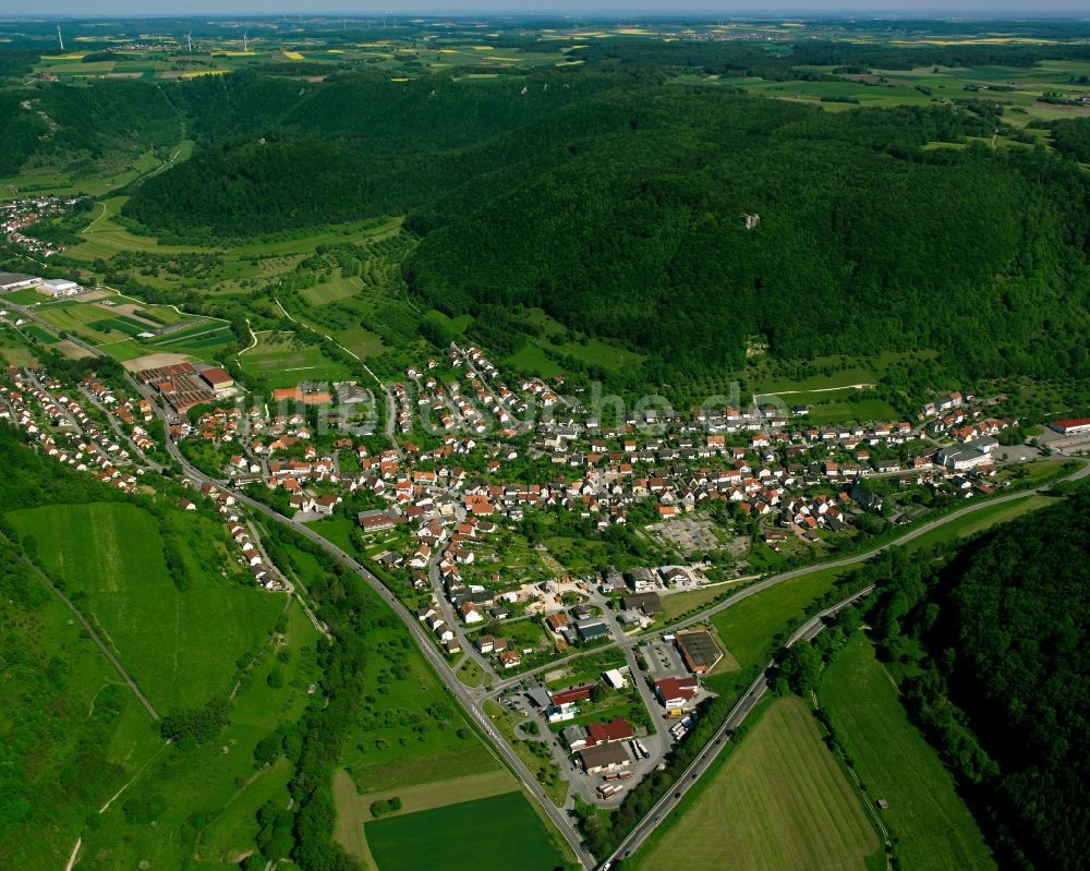 Gosbach von oben - Dorf - Ansicht am Rande Waldgebieten in Gosbach im Bundesland Baden-Württemberg, Deutschland