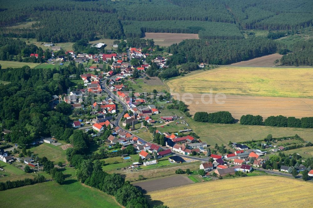 Gräben aus der Vogelperspektive: Dorf - Ansicht am Rande Waldgebieten in Gräben im Bundesland Brandenburg, Deutschland