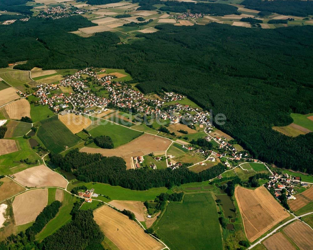 Großohrenbronn von oben - Dorf - Ansicht am Rande Waldgebieten in Großohrenbronn im Bundesland Bayern, Deutschland