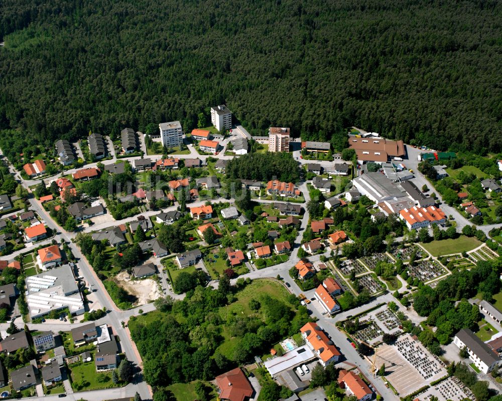 Luftaufnahme Hartfeld - Dorf - Ansicht am Rande Waldgebieten in Hartfeld im Bundesland Bayern, Deutschland
