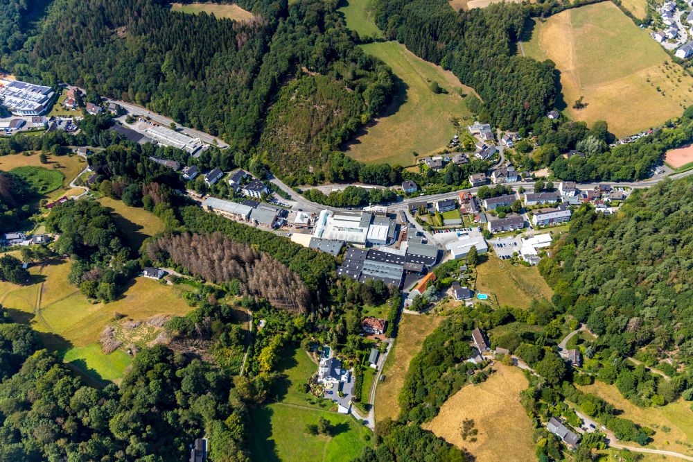 Luftbild Hasperbach - Dorf - Ansicht am Rande von Waldgebieten in Hasperbach im Bundesland Nordrhein-Westfalen, Deutschland