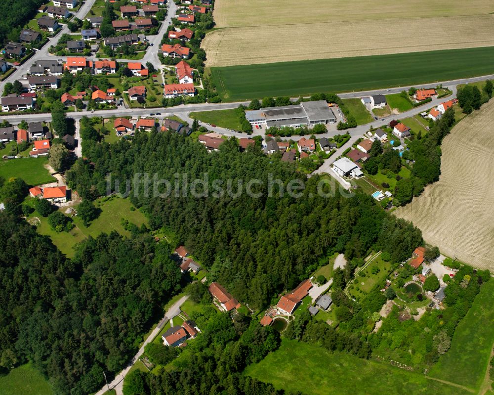 Luftbild Höchfelden - Dorf - Ansicht am Rande Waldgebieten in Höchfelden im Bundesland Bayern, Deutschland