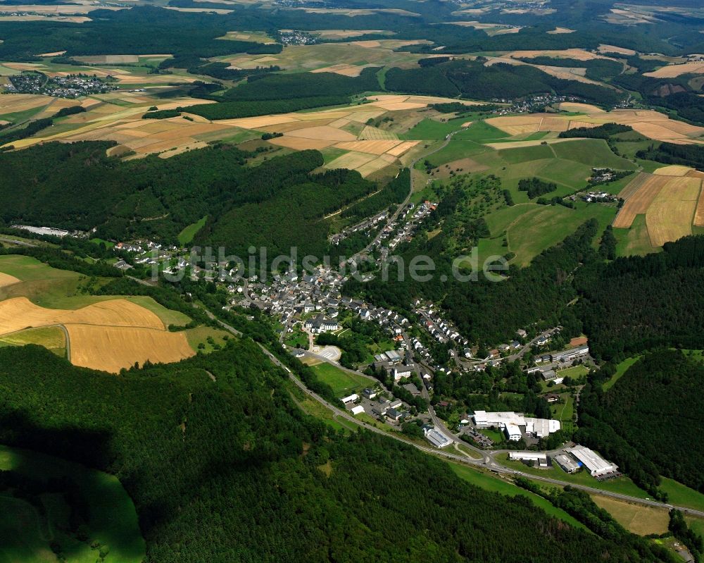 Herrstein von oben - Dorf - Ansicht am Rande Waldgebieten in Herrstein im Bundesland Rheinland-Pfalz, Deutschland