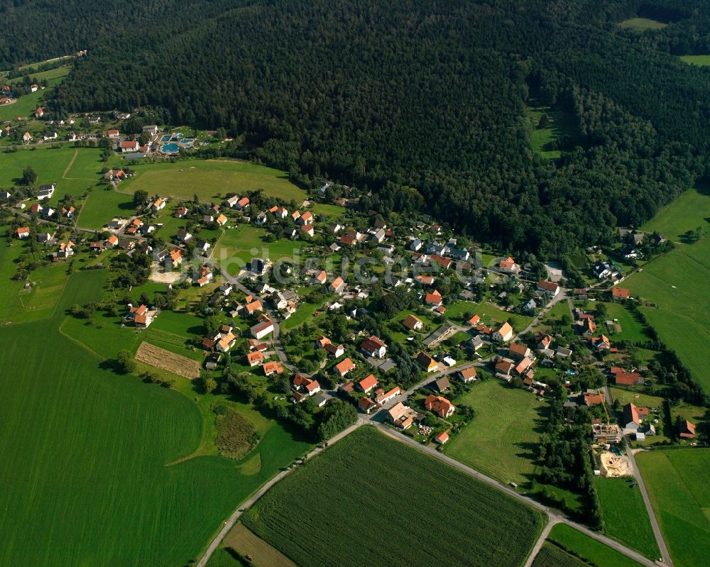 Hetzdorf aus der Vogelperspektive: Dorf - Ansicht am Rande Waldgebieten in Hetzdorf im Bundesland Sachsen, Deutschland