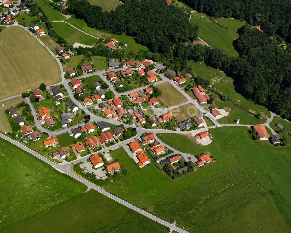 Luftbild Hirten - Dorf - Ansicht am Rande Waldgebieten in Hirten im Bundesland Bayern, Deutschland