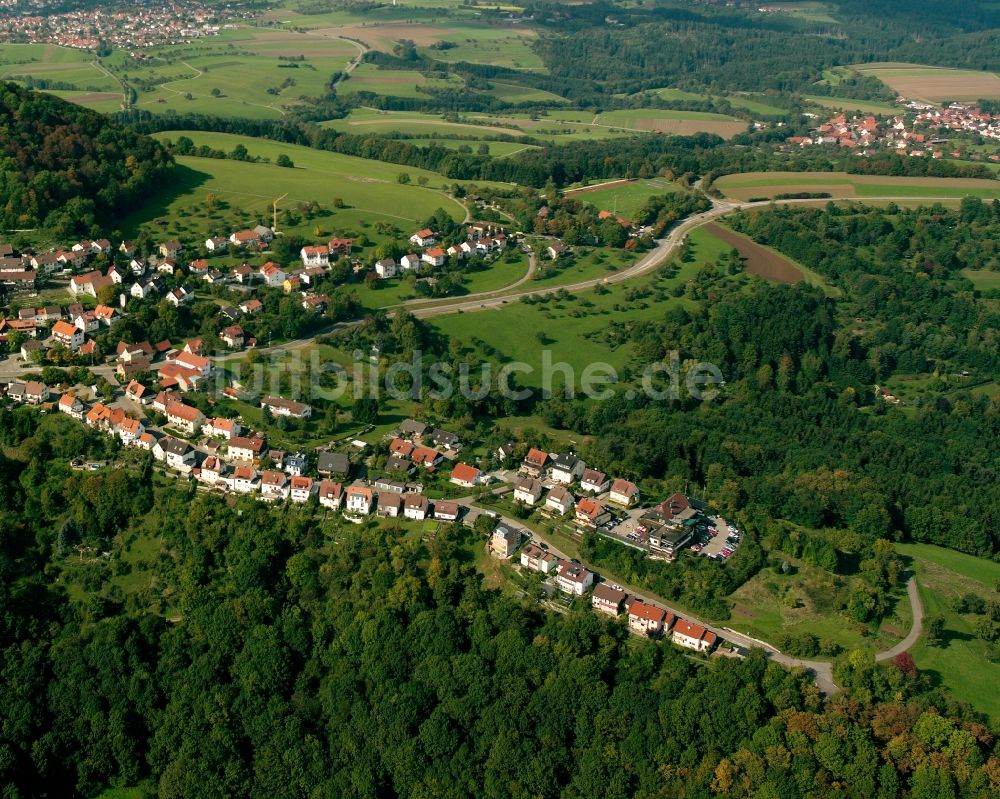 Luftbild Hohenstaufen - Dorf - Ansicht am Rande Waldgebieten in Hohenstaufen im Bundesland Baden-Württemberg, Deutschland