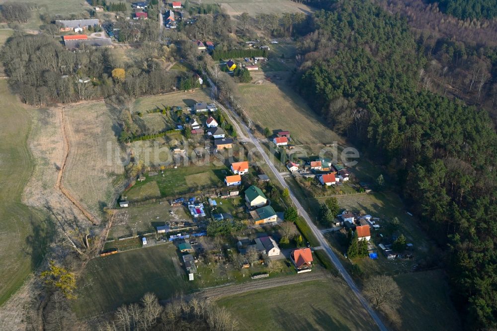 Luftaufnahme Hohenwalde - Dorf - Ansicht am Rande Waldgebieten in Hohenwalde im Bundesland Brandenburg, Deutschland