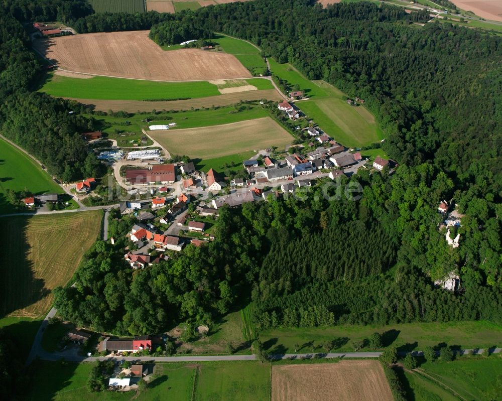 Luftaufnahme Hornstein - Dorf - Ansicht am Rande Waldgebieten in Hornstein im Bundesland Baden-Württemberg, Deutschland