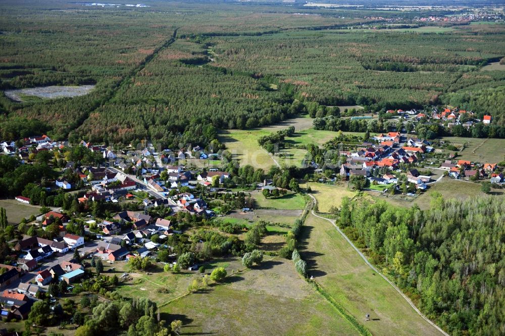 Luftbild Jüdenberg - Dorf - Ansicht am Rande Waldgebieten in Jüdenberg im Bundesland Sachsen-Anhalt, Deutschland