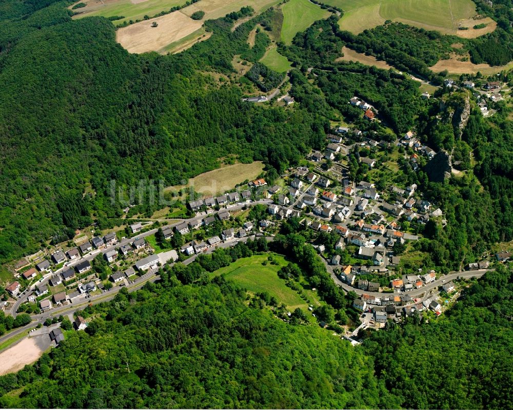 Luftbild Kallenfels - Dorf - Ansicht am Rande Waldgebieten in Kallenfels im Bundesland Rheinland-Pfalz, Deutschland