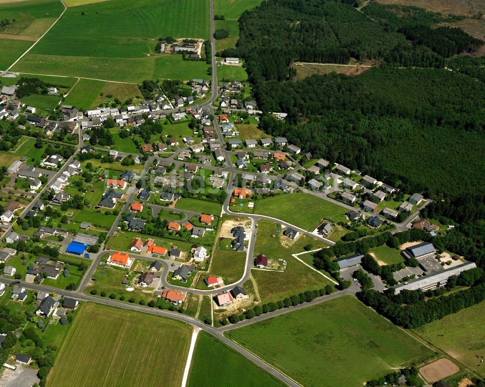 Kempfeld von oben - Dorf - Ansicht am Rande Waldgebieten in Kempfeld im Bundesland Rheinland-Pfalz, Deutschland