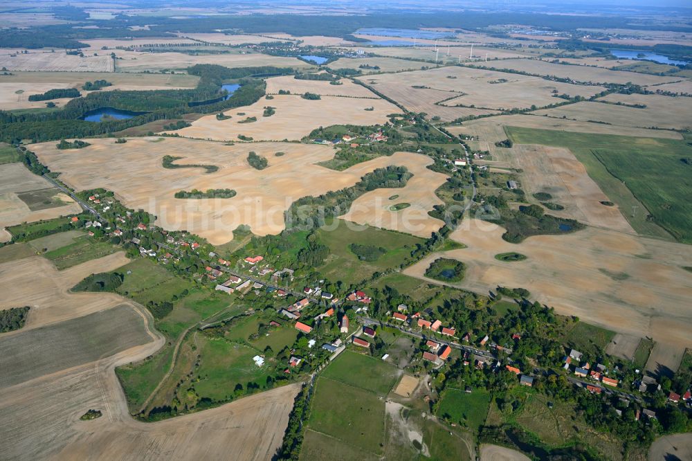 Luftbild Klaushagen - Dorf - Ansicht am Rande von Waldgebieten in Klaushagen im Bundesland Brandenburg, Deutschland
