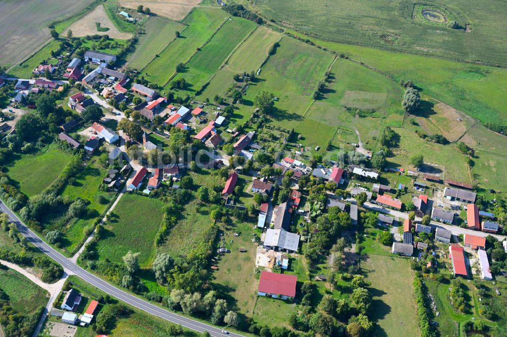 Klein Ziethen von oben - Dorf - Ansicht am Rande von Waldgebieten in Klein Ziethen im Bundesland Brandenburg, Deutschland