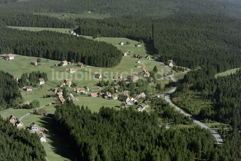 Kniebis von oben - Dorf - Ansicht am Rande Waldgebieten in Kniebis im Bundesland Baden-Württemberg, Deutschland
