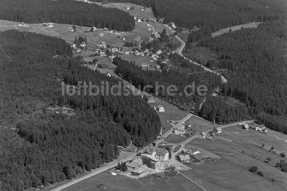 Luftbild Kniebis - Dorf - Ansicht am Rande Waldgebieten in Kniebis im Bundesland Baden-Württemberg, Deutschland