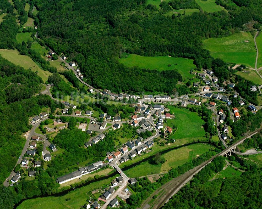 Luftbild Kronweiler - Dorf - Ansicht am Rande Waldgebieten in Kronweiler im Bundesland Rheinland-Pfalz, Deutschland