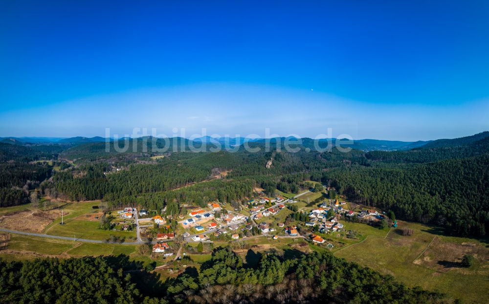 Luftbild Lauterschwan - Dorf - Ansicht am Rande von Waldgebieten in Lauterschwan im Bundesland Rheinland-Pfalz, Deutschland