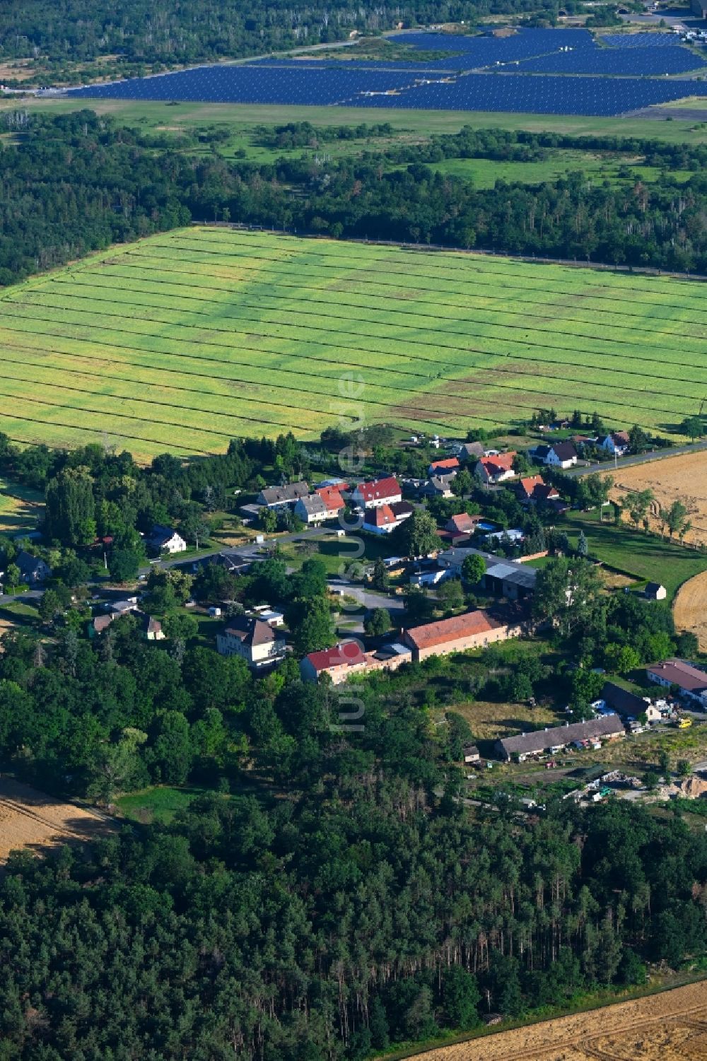 Luftbild Lönnewitz - Dorf - Ansicht am Rande Waldgebieten in Lönnewitz im Bundesland Brandenburg, Deutschland