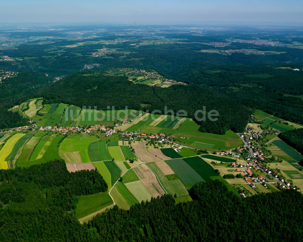 Luftaufnahme Maisenbach-Zainen - Dorf - Ansicht am Rande von Waldgebieten in Maisenbach-Zainen im Bundesland Baden-Württemberg, Deutschland