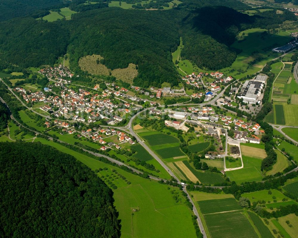 Luftaufnahme Mühlhausen im Täle - Dorf - Ansicht am Rande Waldgebieten in Mühlhausen im Täle im Bundesland Baden-Württemberg, Deutschland