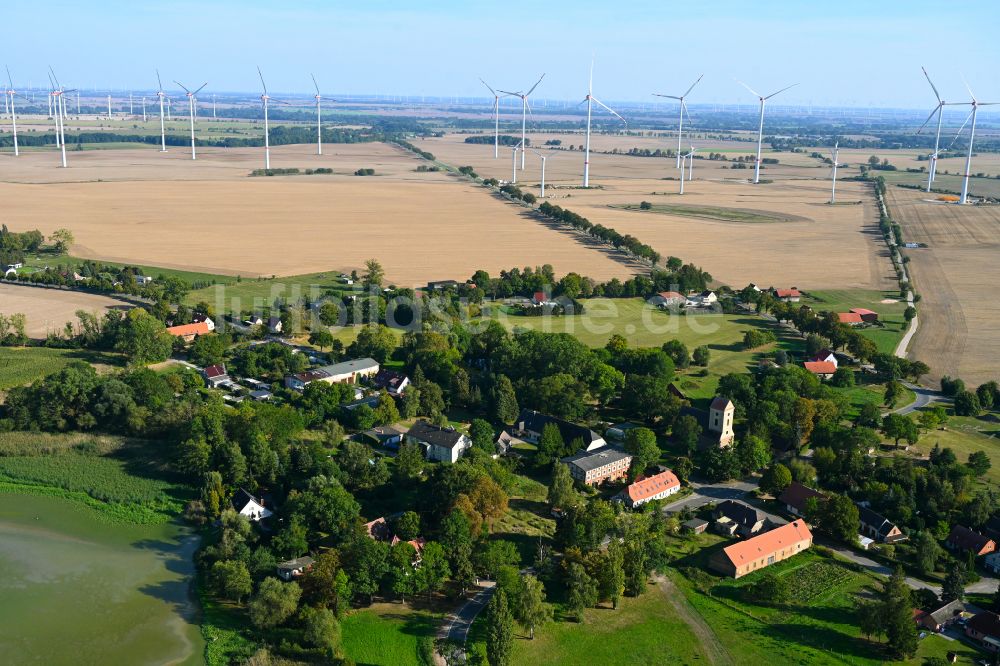 Luftbild Milow - Dorf - Ansicht am Rande von Waldgebieten in Milow im Bundesland Brandenburg, Deutschland
