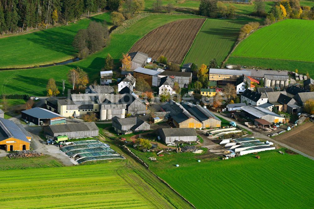 Luftbild Neudorf - Dorf - Ansicht am Rande von Waldgebieten in Neudorf im Bundesland Bayern, Deutschland