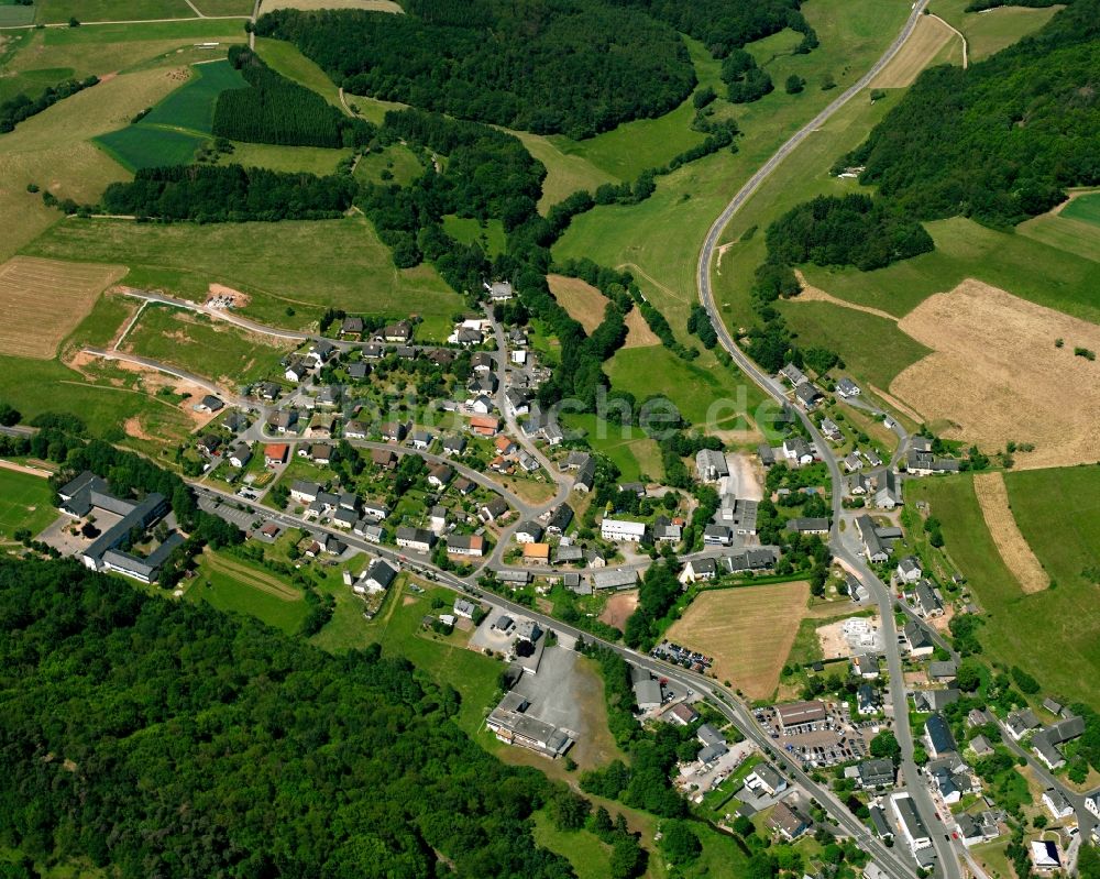 Niederbrombach von oben - Dorf - Ansicht am Rande Waldgebieten in Niederbrombach im Bundesland Rheinland-Pfalz, Deutschland