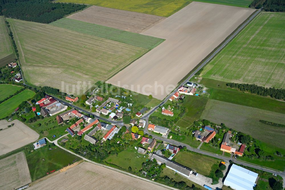 Luftbild Niederwerbig - Dorf - Ansicht am Rande von Waldgebieten in Niederwerbig im Bundesland Brandenburg, Deutschland