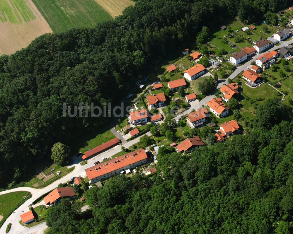 Luftbild Oberschroffen - Dorf - Ansicht am Rande Waldgebieten in Oberschroffen im Bundesland Bayern, Deutschland