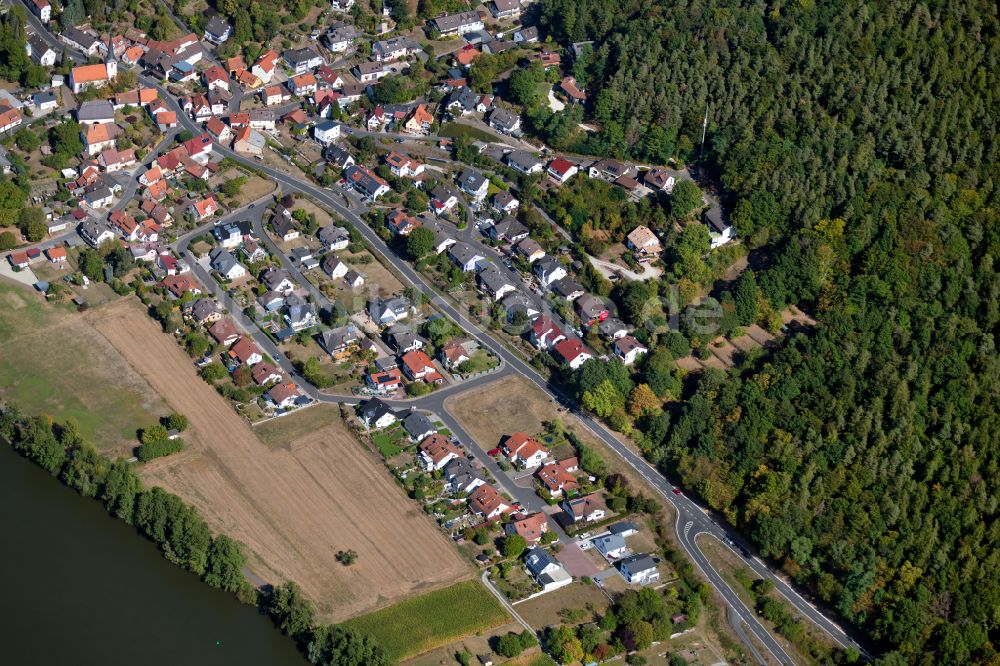 Pflochsbach von oben - Dorf - Ansicht am Rande von Waldgebieten in Pflochsbach im Bundesland Bayern, Deutschland