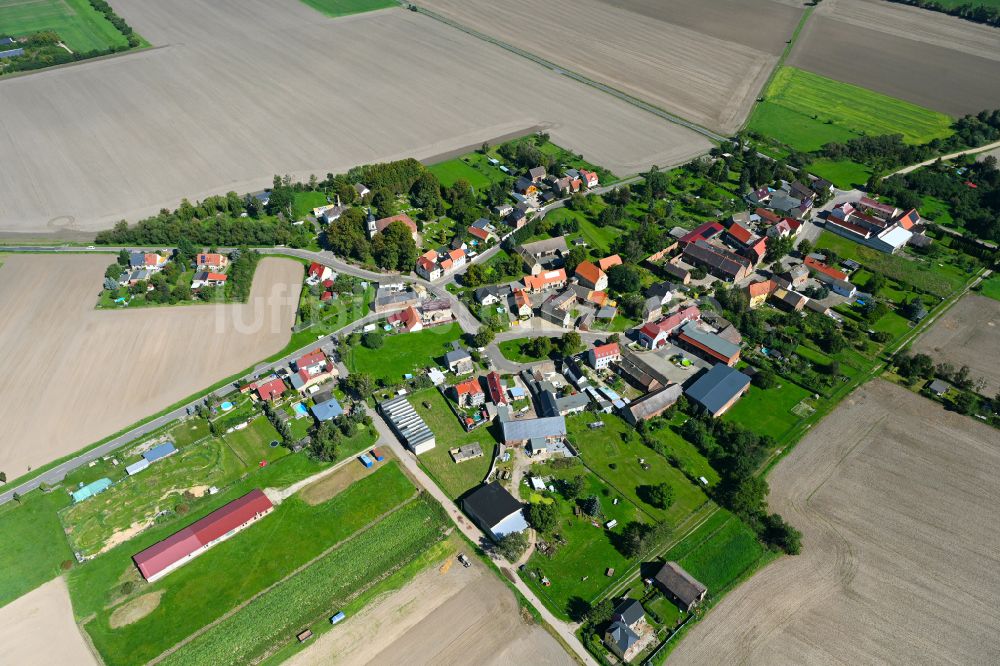 Schkeitbar von oben - Dorf - Ansicht am Rande von Waldgebieten in Schkeitbar im Bundesland Sachsen, Deutschland