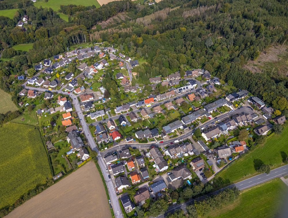 Luftaufnahme Silschede - Dorf - Ansicht am Rande von Waldgebieten in Silschede im Bundesland Nordrhein-Westfalen, Deutschland