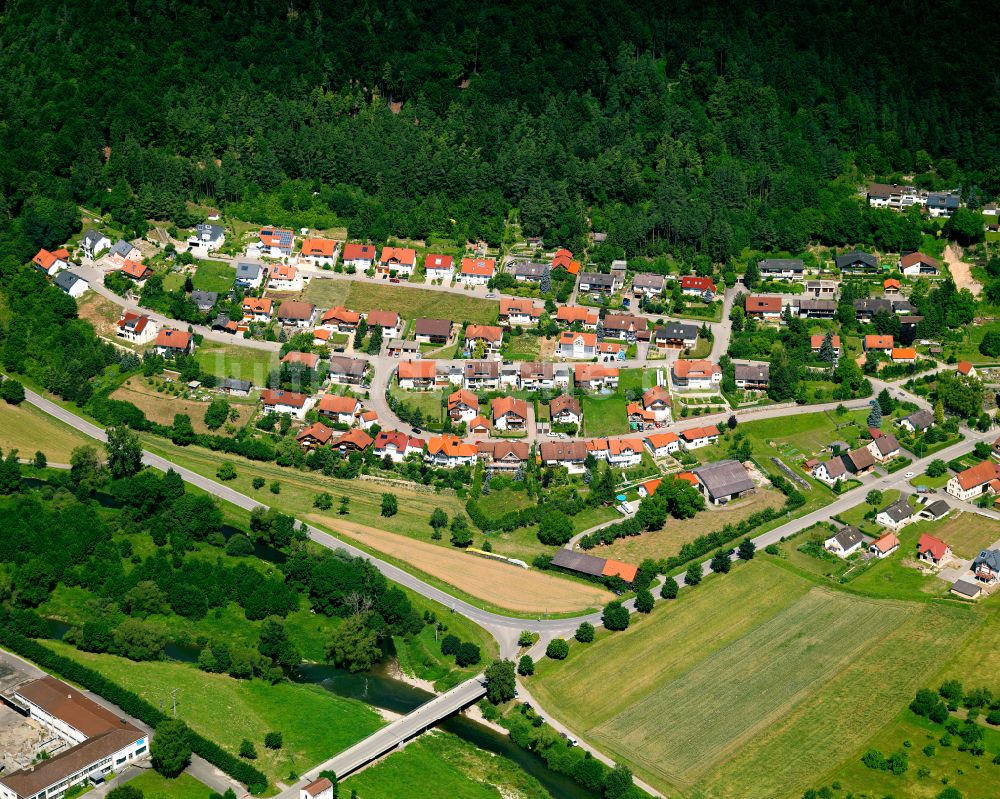 Starzach von oben - Dorf - Ansicht am Rande von Waldgebieten in Starzach im Bundesland Baden-Württemberg, Deutschland