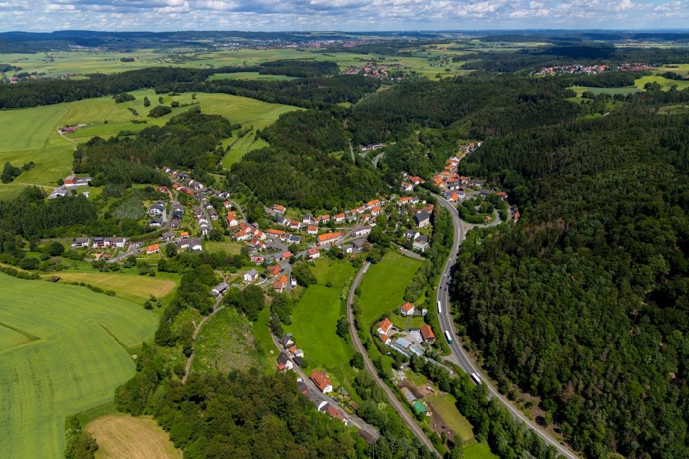 Luftbild Thalitter - Dorf - Ansicht am Rande Waldgebieten in Thalitter im Bundesland Hessen, Deutschland