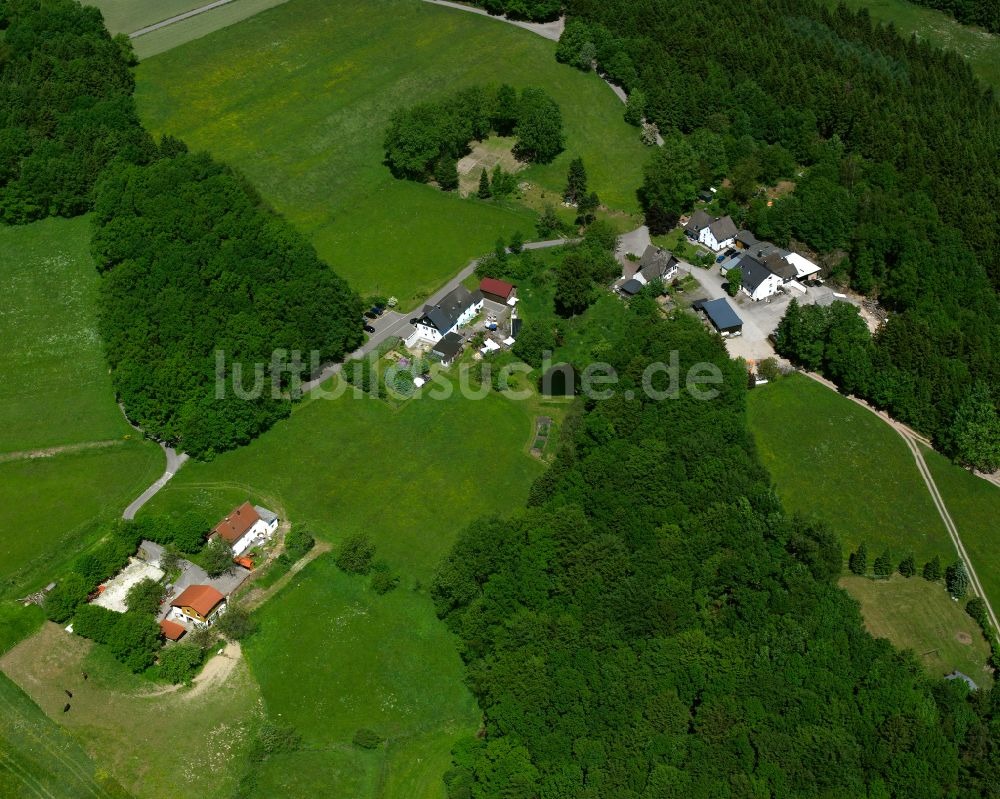 Luftaufnahme Vollme - Dorf - Ansicht am Rande von Waldgebieten in Vollme im Bundesland Nordrhein-Westfalen, Deutschland