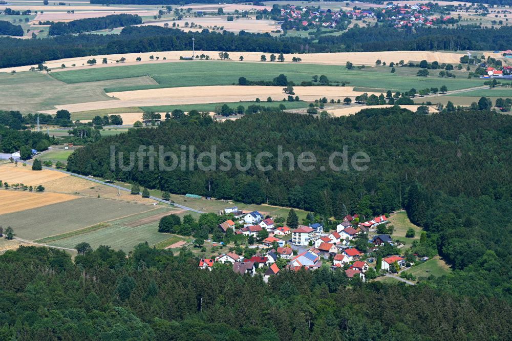 Luftaufnahme Waldbrunn - Dorf - Ansicht am Rande von Waldgebieten in Waldbrunn im Bundesland Baden-Württemberg, Deutschland