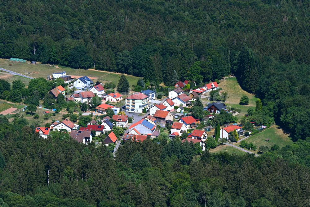 Waldbrunn von oben - Dorf - Ansicht am Rande von Waldgebieten in Waldbrunn im Bundesland Baden-Württemberg, Deutschland