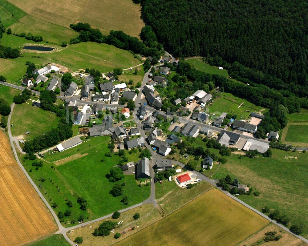 Luftaufnahme Weiden - Dorf - Ansicht am Rande Waldgebieten in Weiden im Bundesland Rheinland-Pfalz, Deutschland