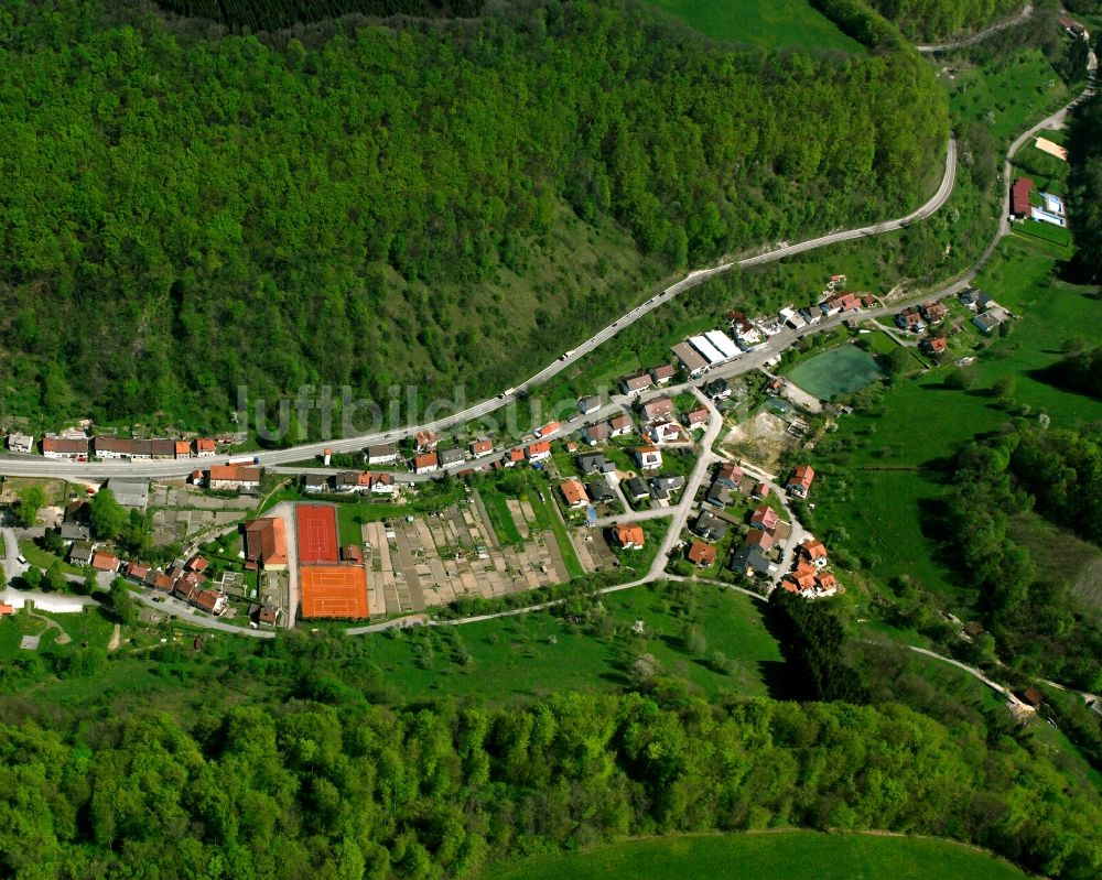 Luftaufnahme Weißenstein - Dorf - Ansicht am Rande Waldgebieten in Weißenstein im Bundesland Baden-Württemberg, Deutschland