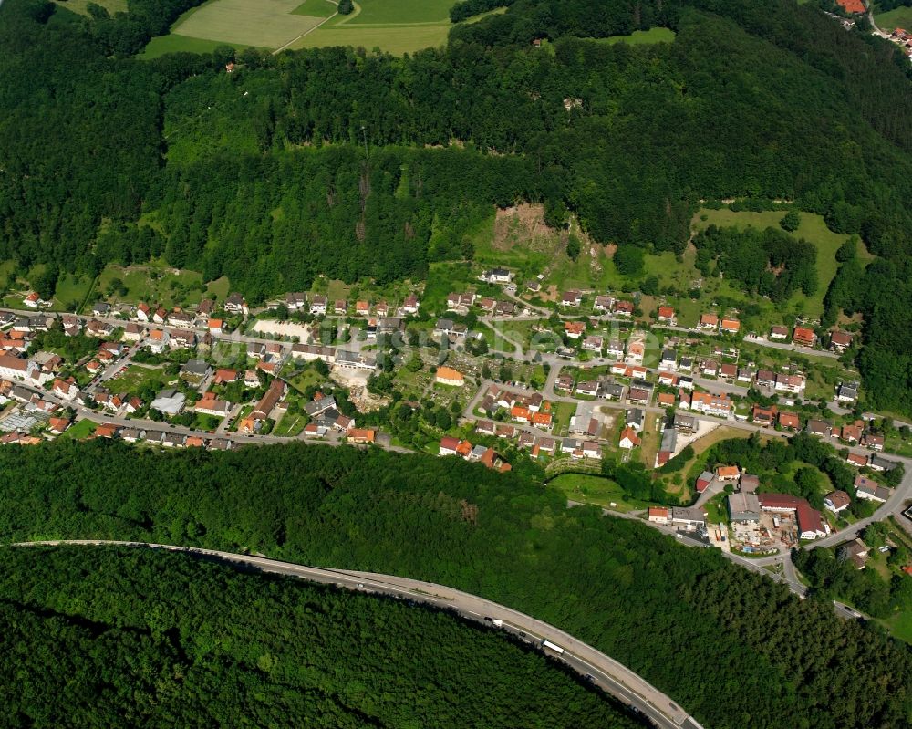 Luftbild Wiesensteig - Dorf - Ansicht am Rande Waldgebieten in Wiesensteig im Bundesland Baden-Württemberg, Deutschland